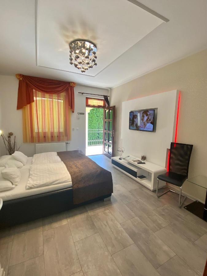 Bajor Panzio Buek-Buekfuerdo, Adults Friendly 12 Plus Exterior photo