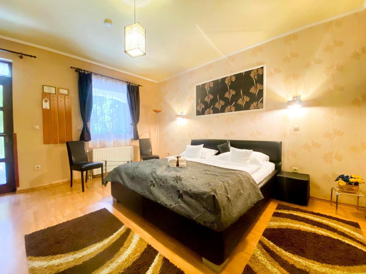 Bajor Panzio Buek-Buekfuerdo, Adults Friendly 12 Plus Exterior photo