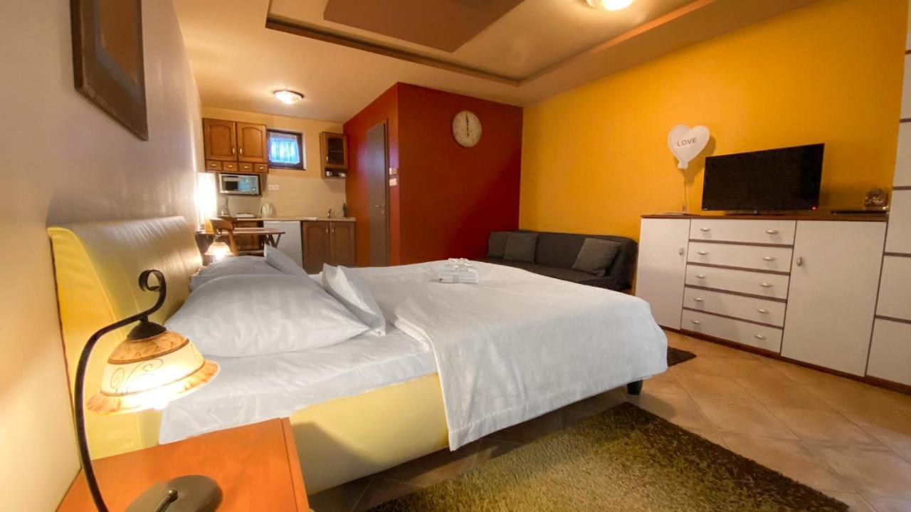 Bajor Panzio Buek-Buekfuerdo, Adults Friendly 12 Plus Exterior photo